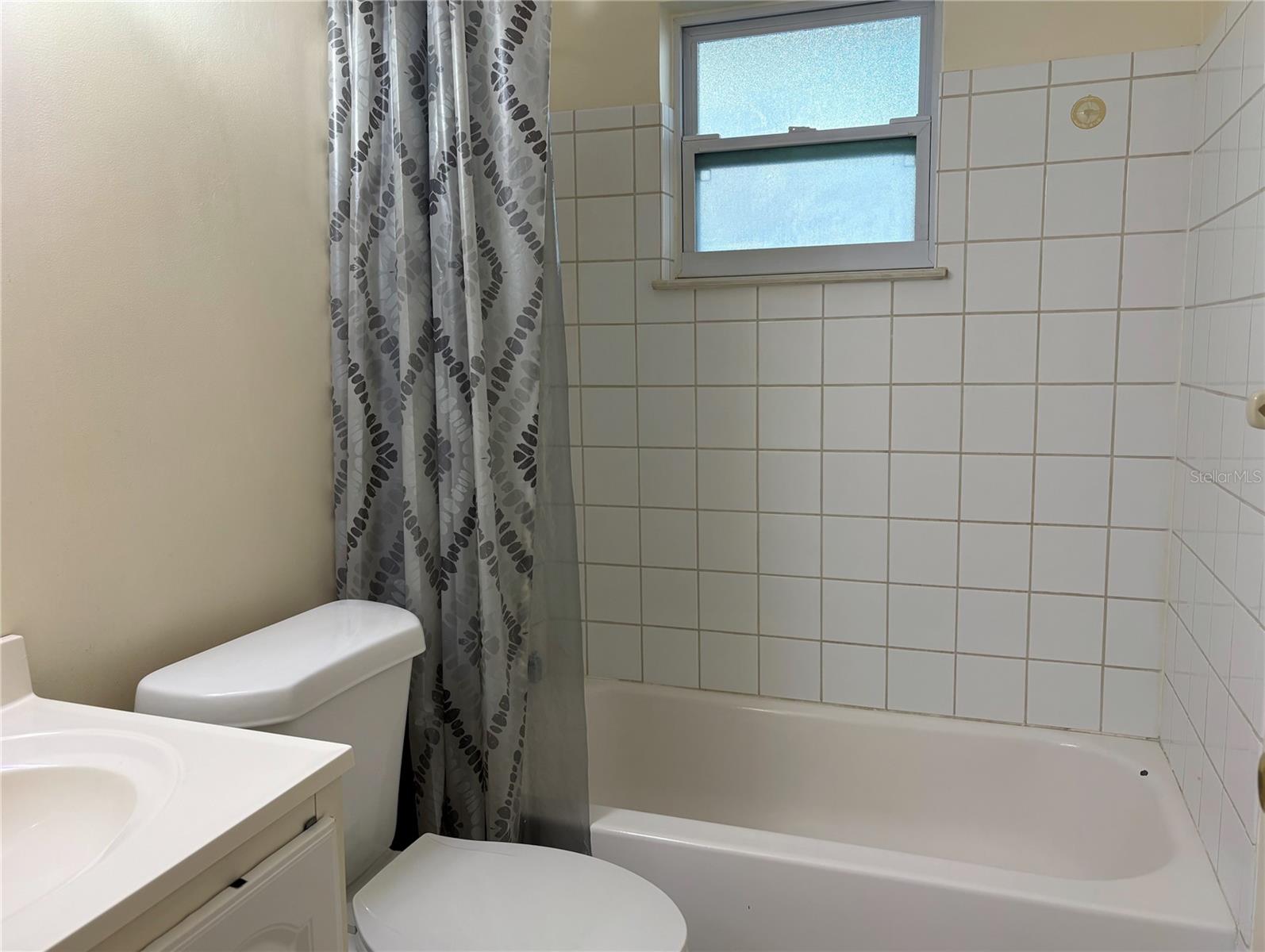 NORTHRUPS RIVER GROVE - Residential Lease