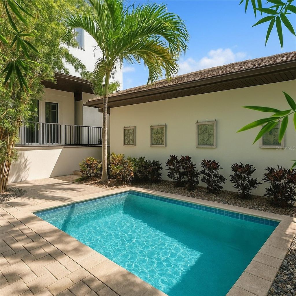 Photo of 101 Bandera Way NE, St Petersburg, FL 33704 (MLS # TB8397422)
