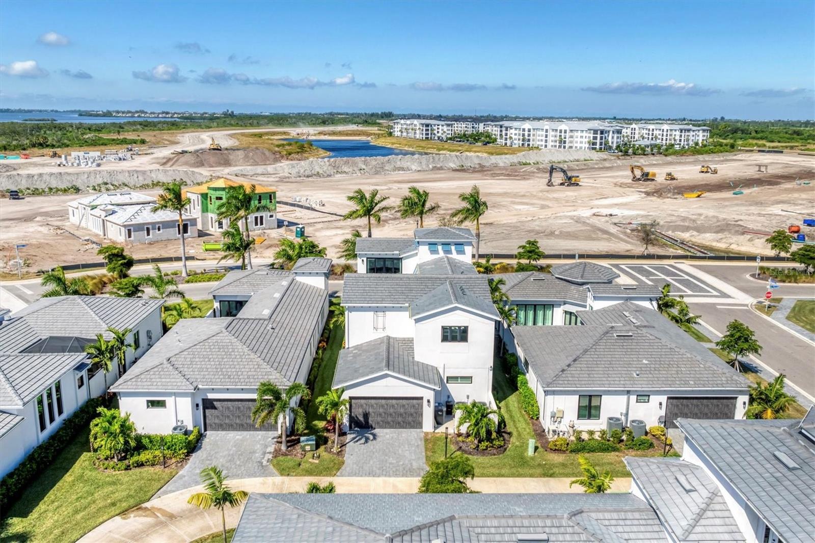 AQUA LAGOON - Residential