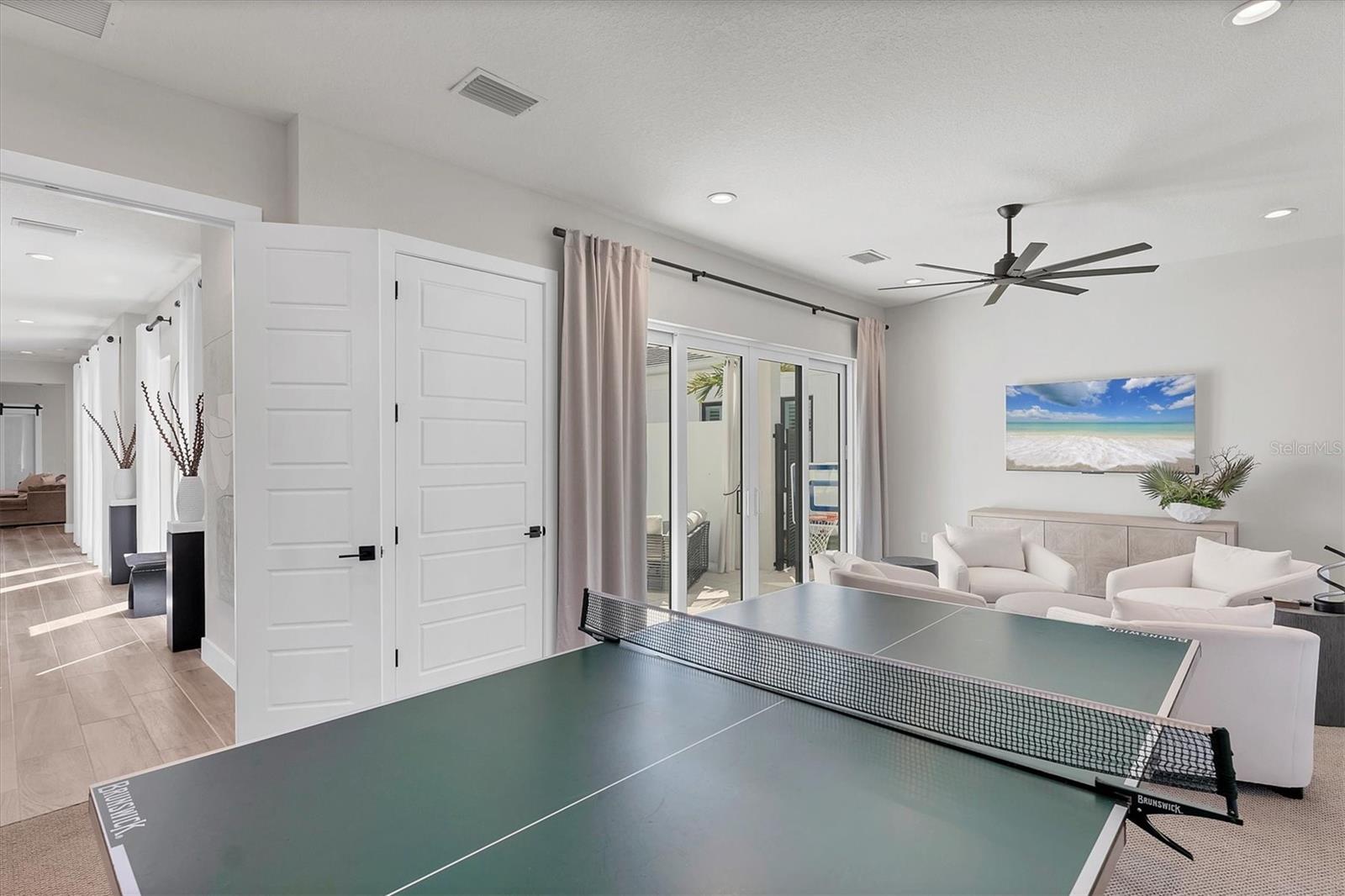 AQUA LAGOON - Residential