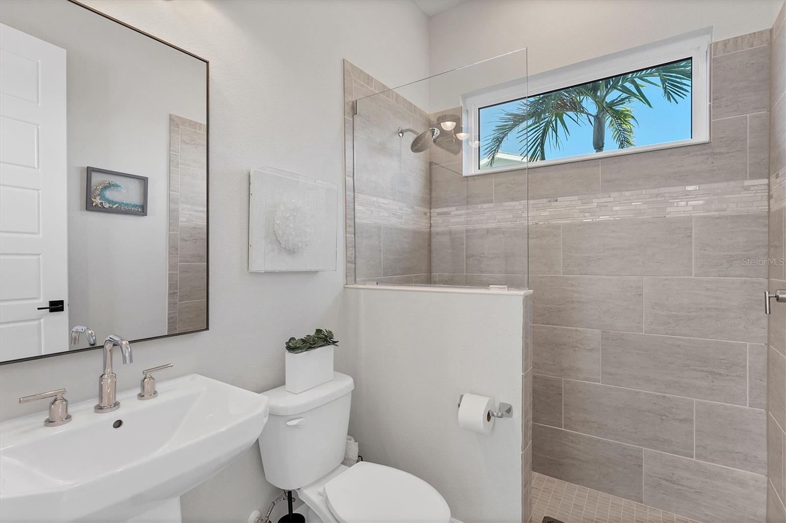 AQUA LAGOON - Residential