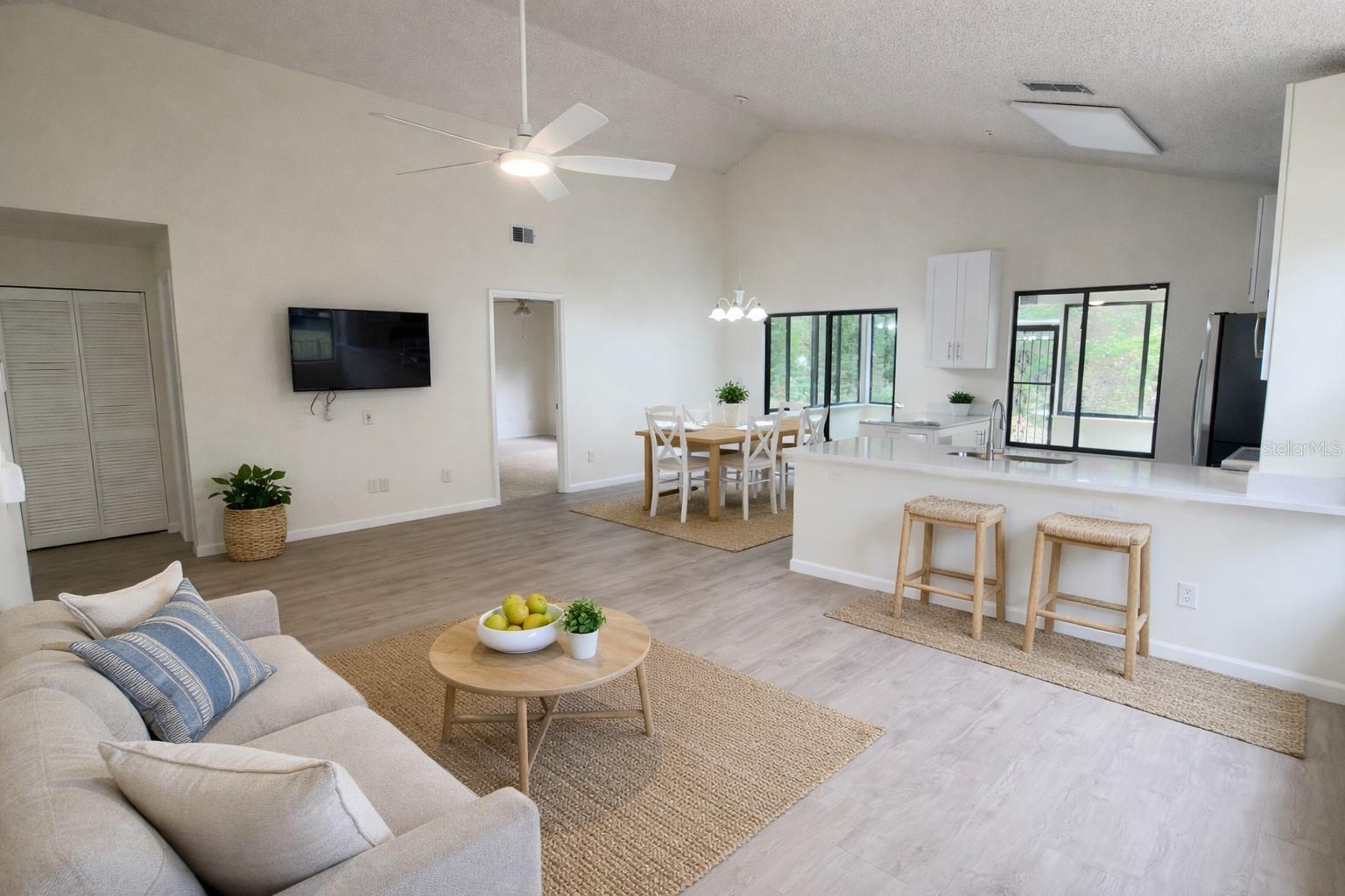 HIDDEN LAKE VILLAS PH 1 - Residential