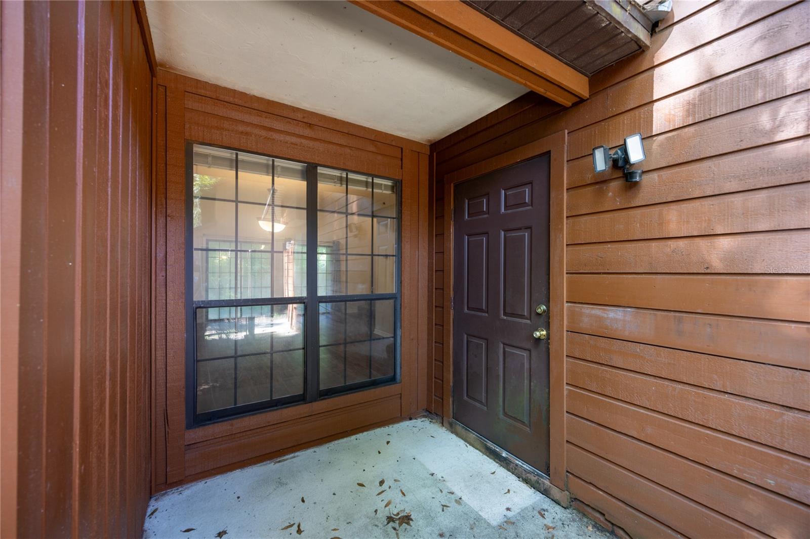 5701 SW 10TH PLACE