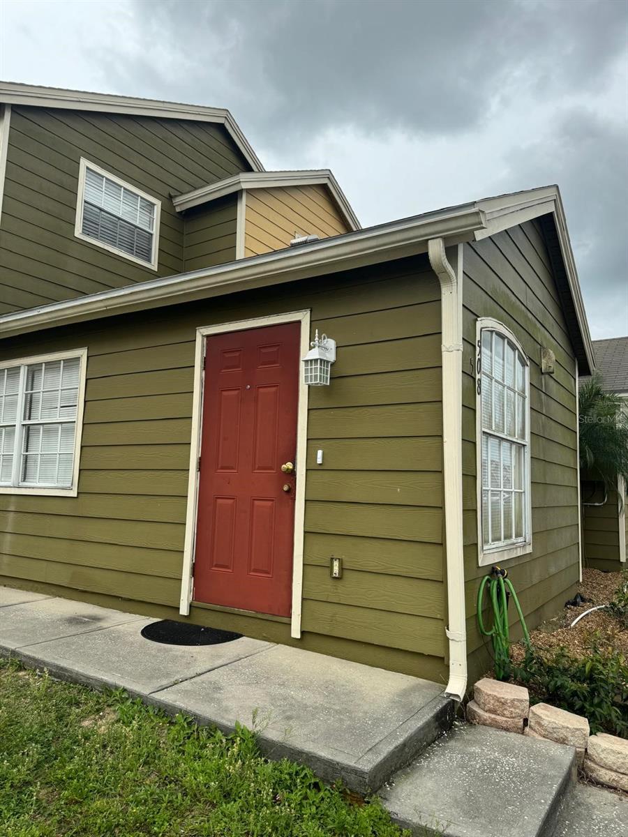 A one-bedroom lockout unit is currently available for lease, with water and electricity included, subject to certain restrictions. The unit comes equipped with a refrigerator, range, and microwave, and features laminate flooring throughout. It is conveniently located in close proximity to Disney.