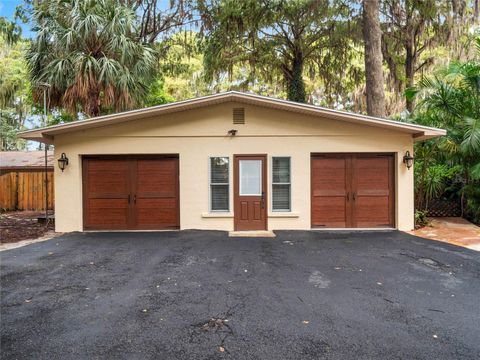 A home in TAVARES