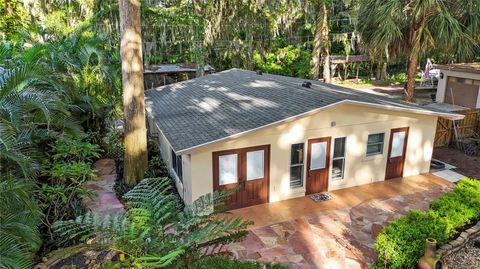 A home in TAVARES