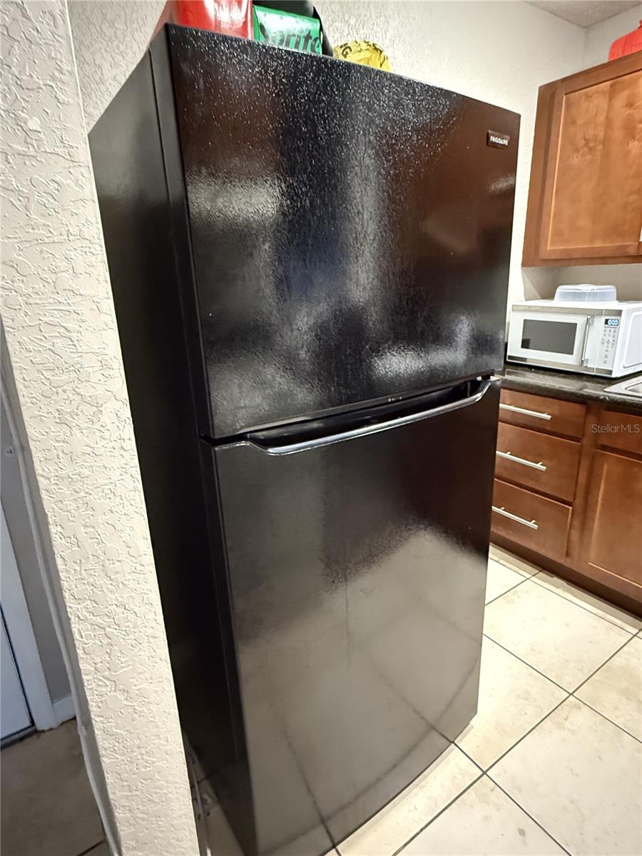 METRO/MICHIGAN PARK CONDO - Residential