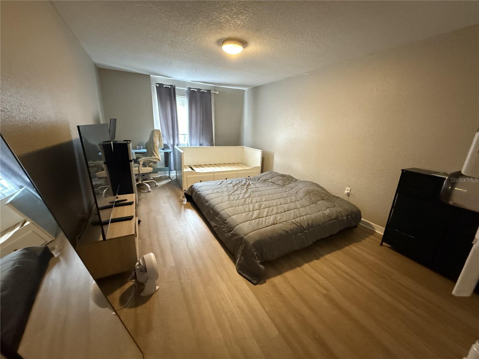 METRO/MICHIGAN PARK CONDO - Residential