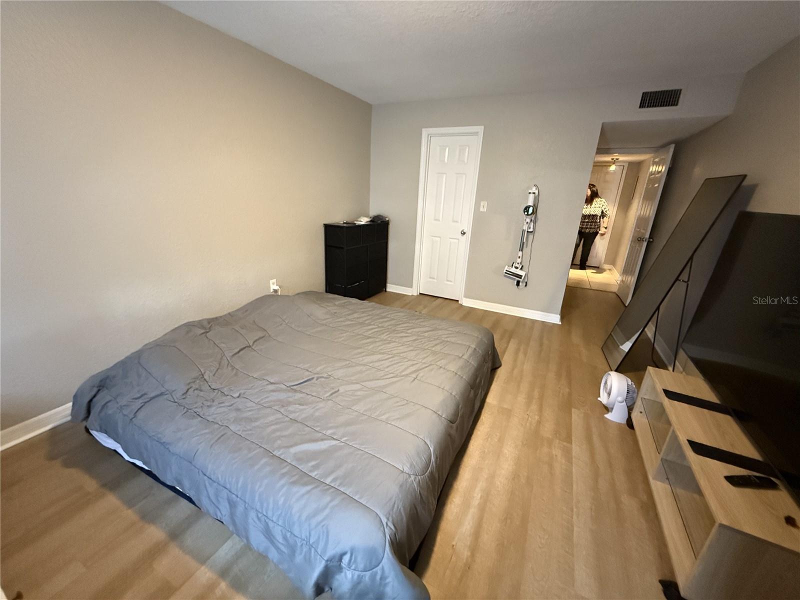 METRO/MICHIGAN PARK CONDO - Residential