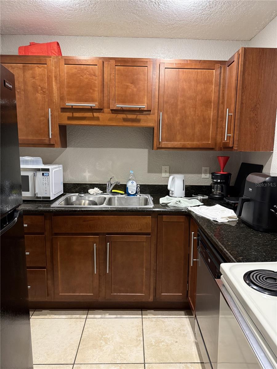 METRO/MICHIGAN PARK CONDO - Residential