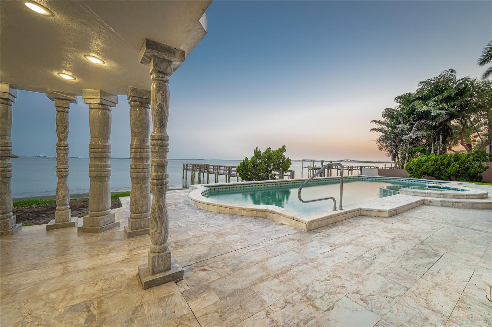 BAYWAY ISLES - Residential