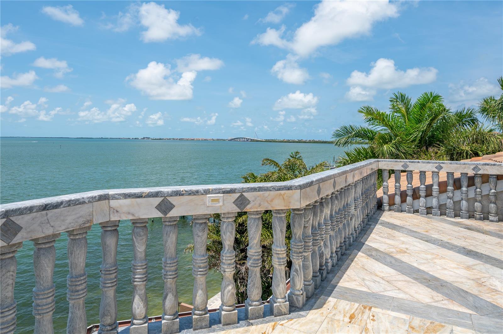 BAYWAY ISLES - Residential