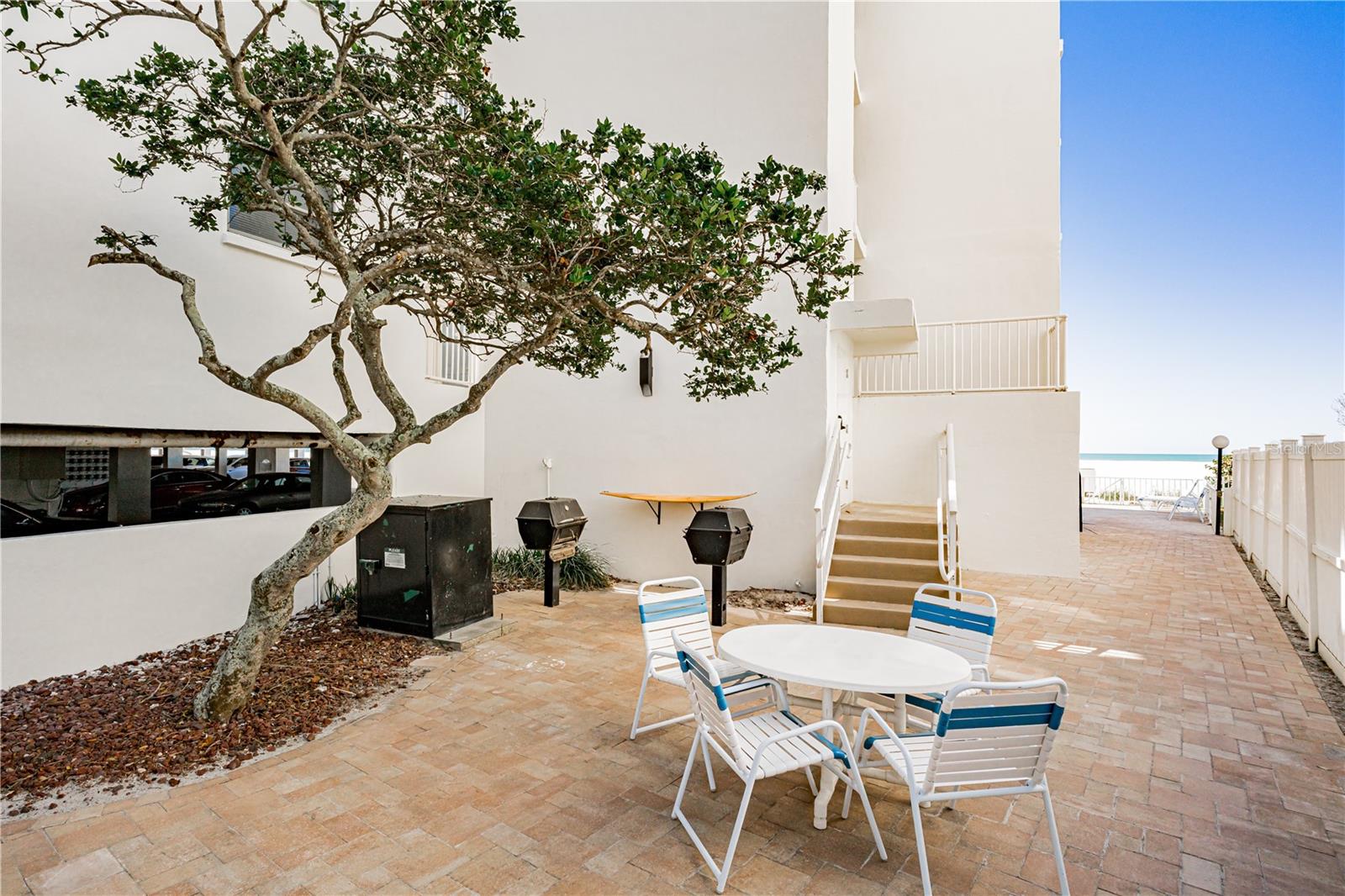 HOLIDAY VILLAS 2 - Residential