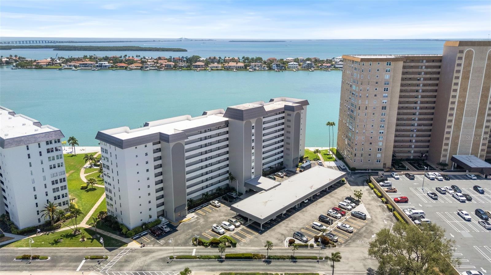 BAYWAY ISLES POINT BRITTANY THREE - Residential