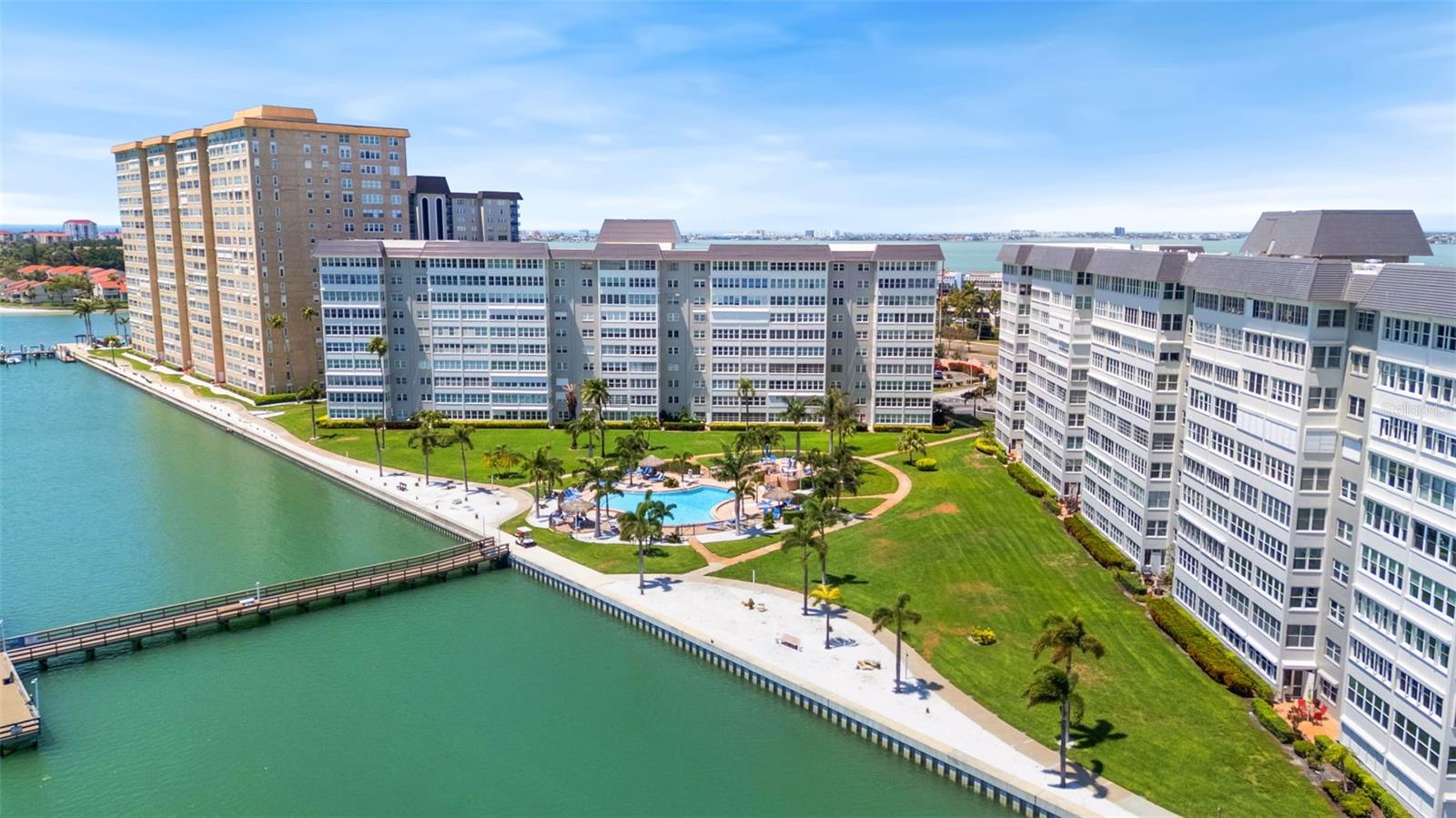 BAYWAY ISLES POINT BRITTANY THREE - Residential