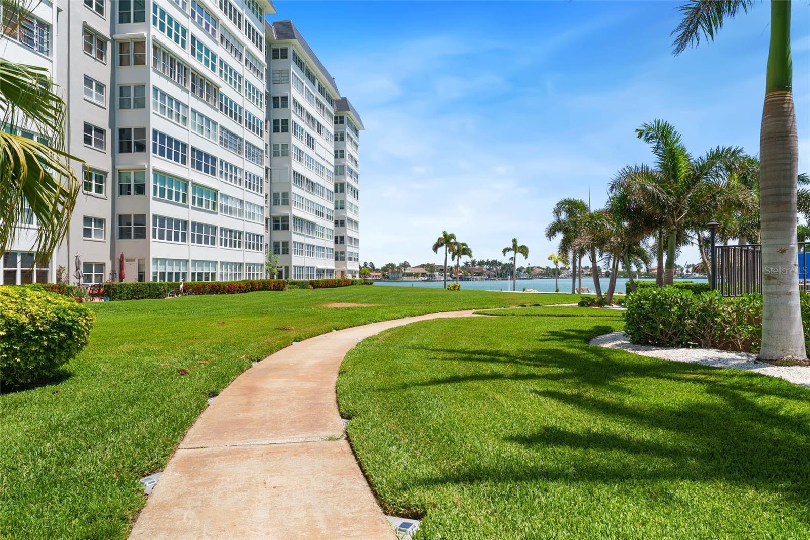 BAYWAY ISLES POINT BRITTANY THREE - Residential