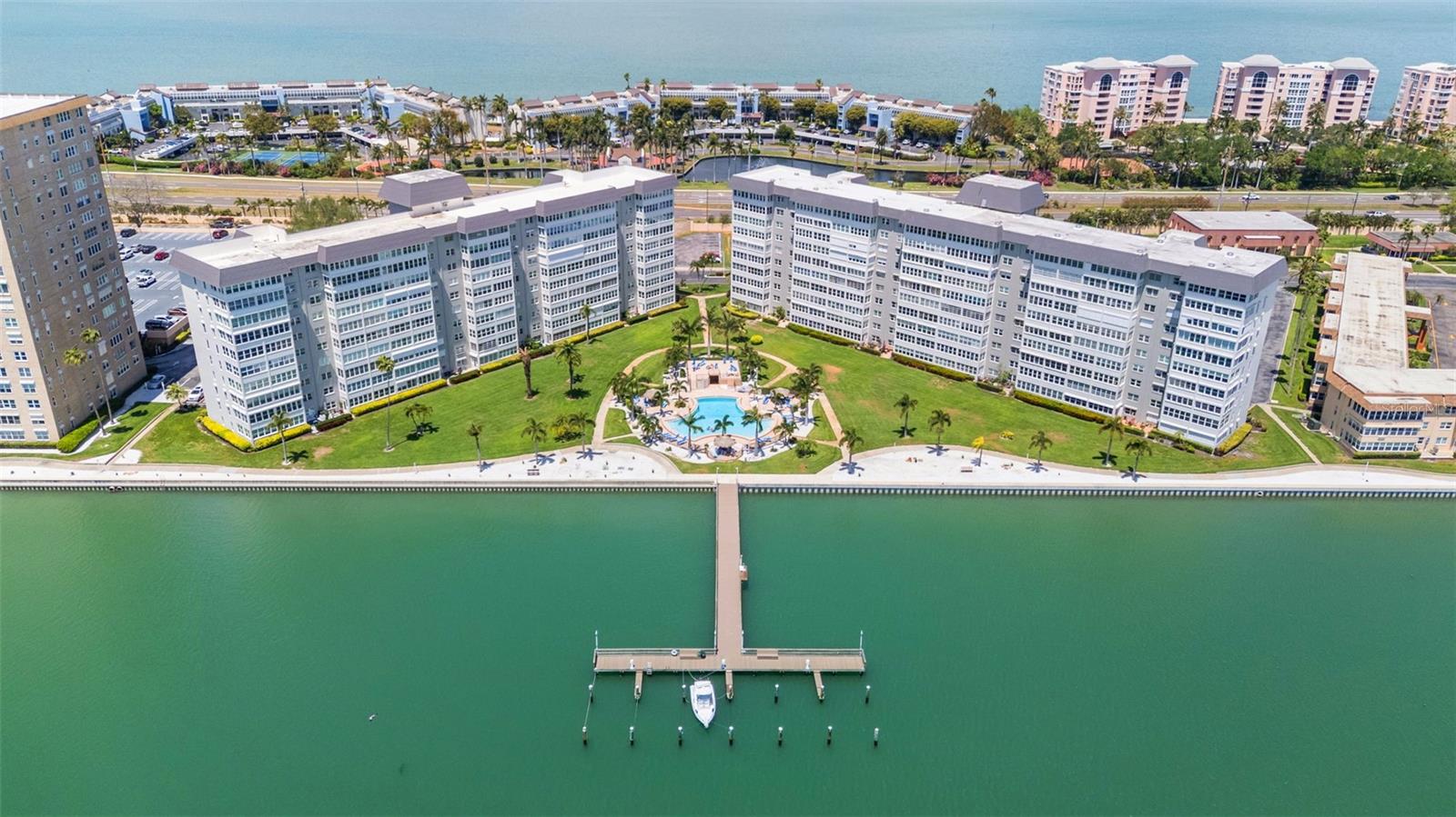 BAYWAY ISLES POINT BRITTANY THREE - Residential