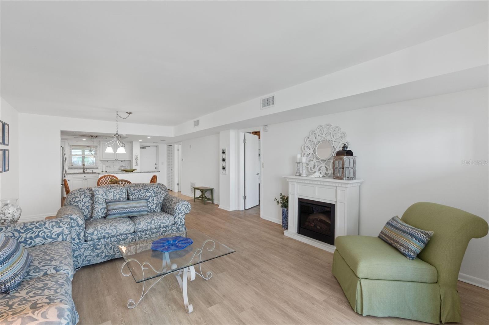 BAYWAY ISLES POINT BRITTANY THREE - Residential