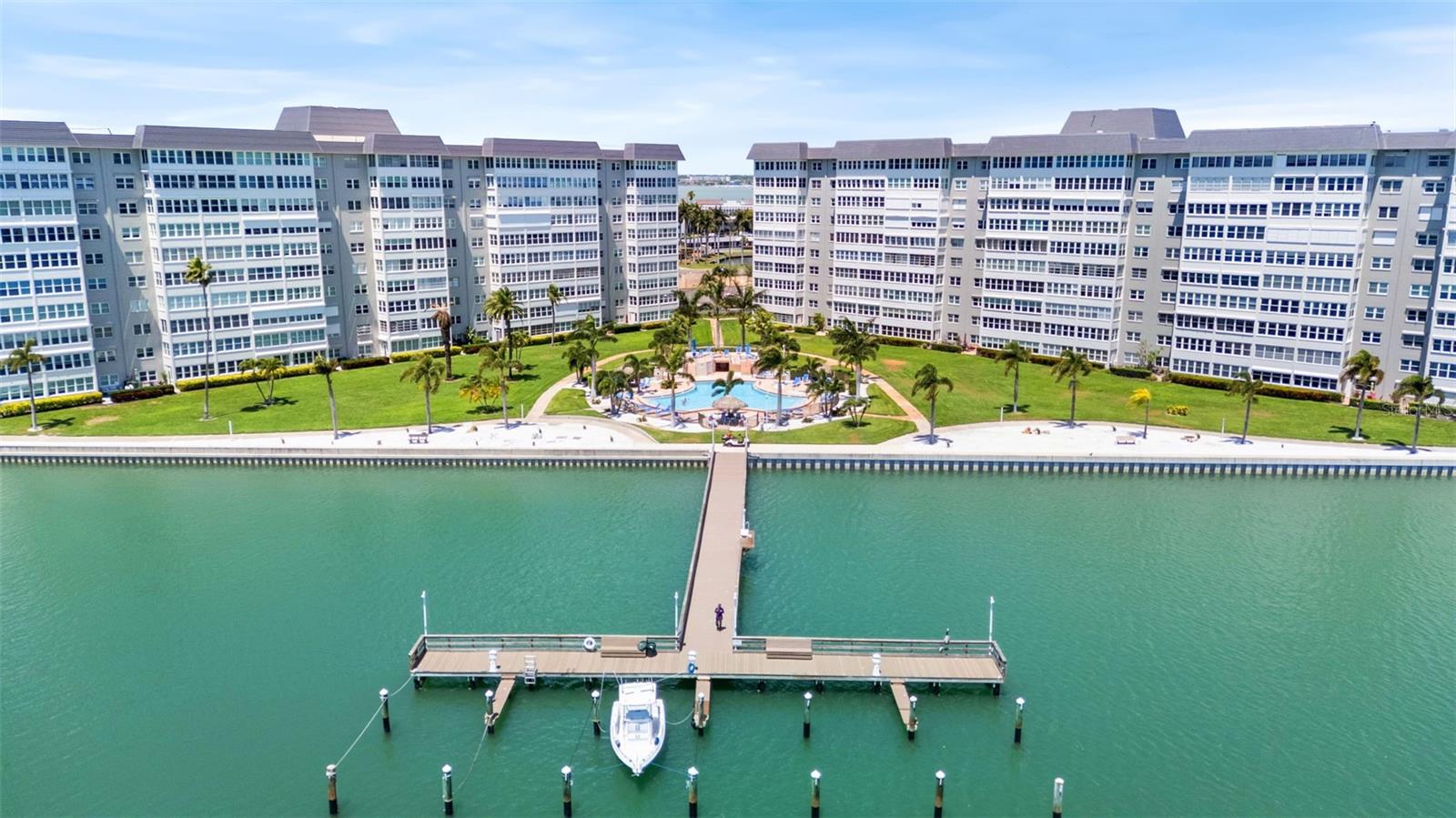 BAYWAY ISLES POINT BRITTANY THREE - Residential