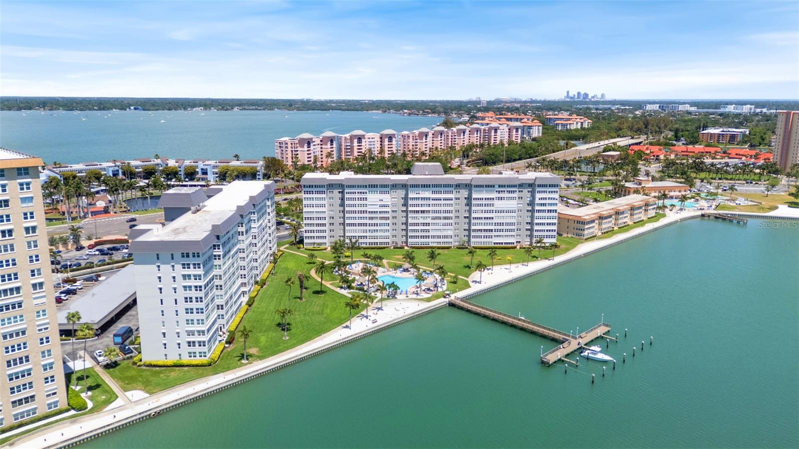 BAYWAY ISLES POINT BRITTANY THREE - Residential