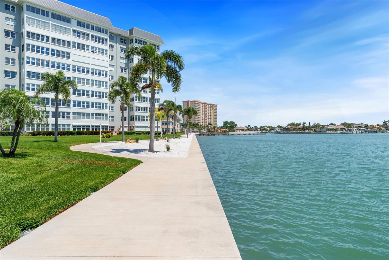 BAYWAY ISLES POINT BRITTANY THREE - Residential