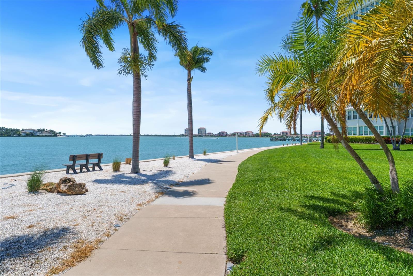 BAYWAY ISLES POINT BRITTANY THREE - Residential