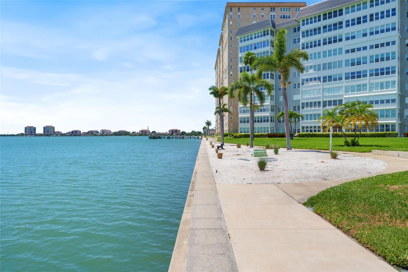 BAYWAY ISLES POINT BRITTANY THREE - Residential