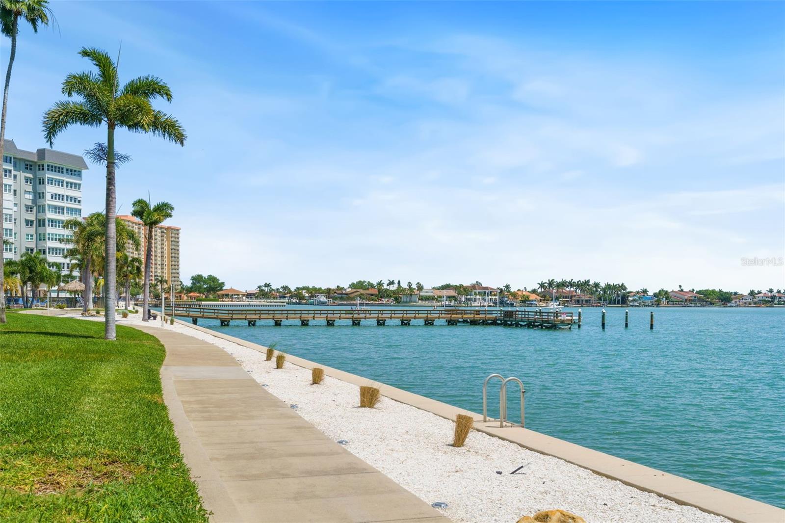 BAYWAY ISLES POINT BRITTANY THREE - Residential