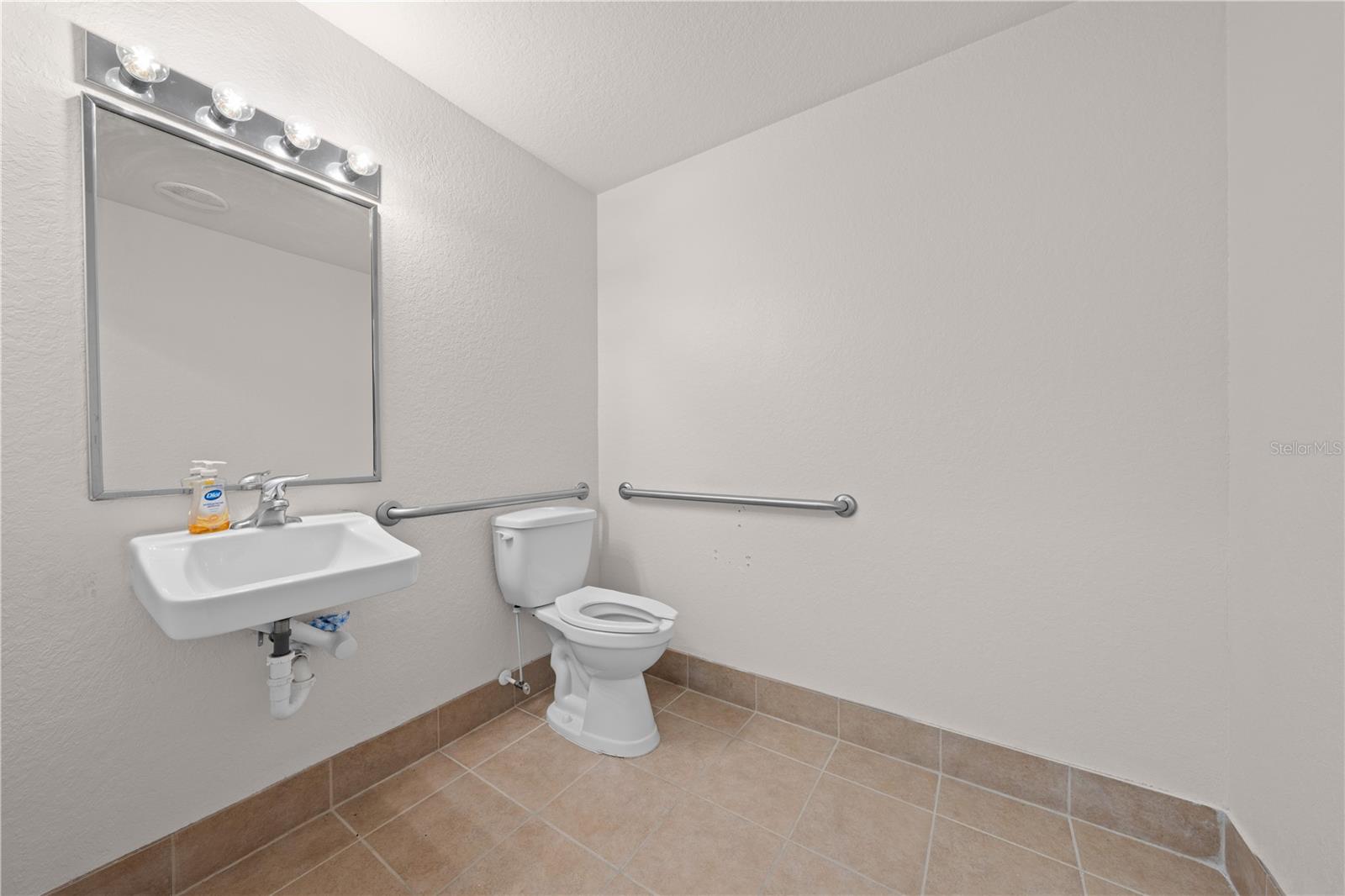 815 MABBETTE LLC - Commercial Sale