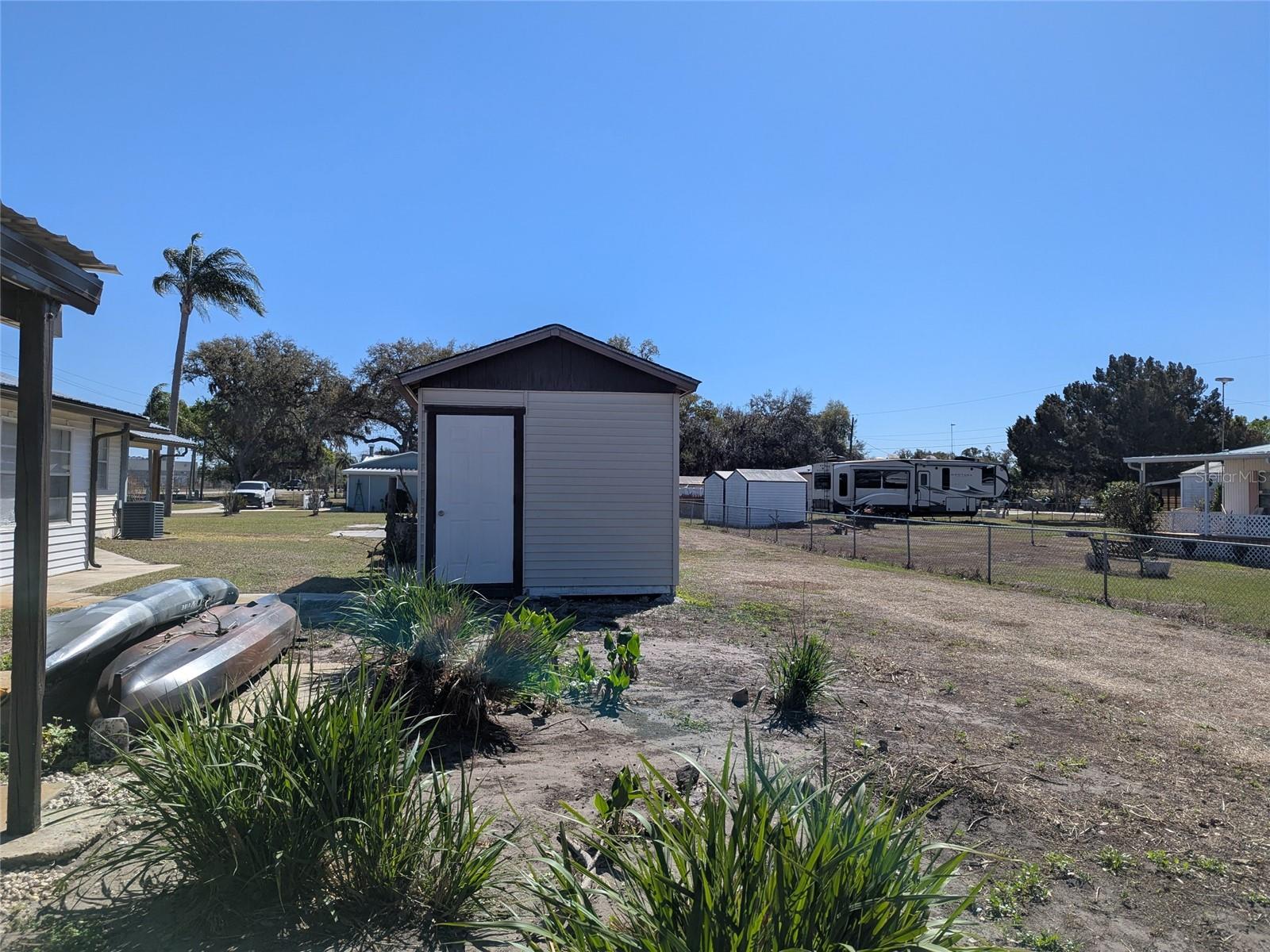 LAKE SIDE ESTATES - Residential