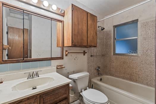 LAKE SIDE ESTATES - Residential