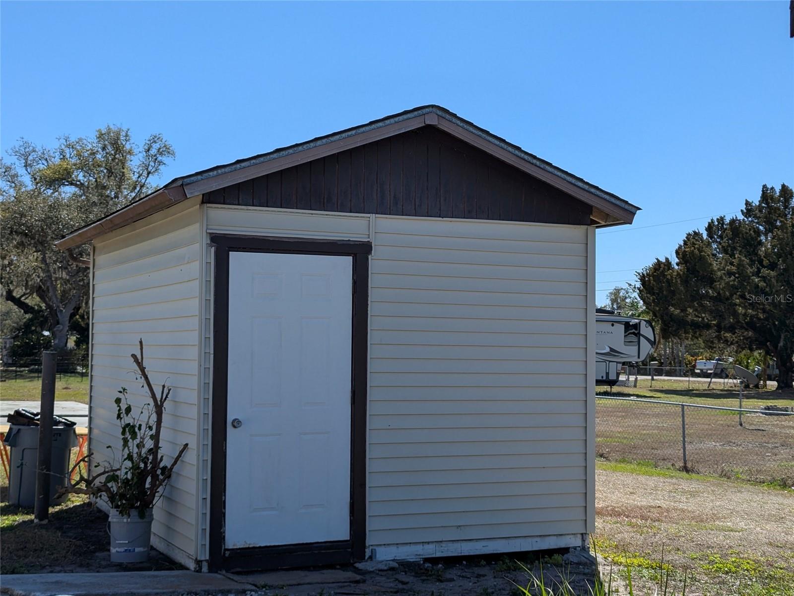 LAKE SIDE ESTATES - Residential