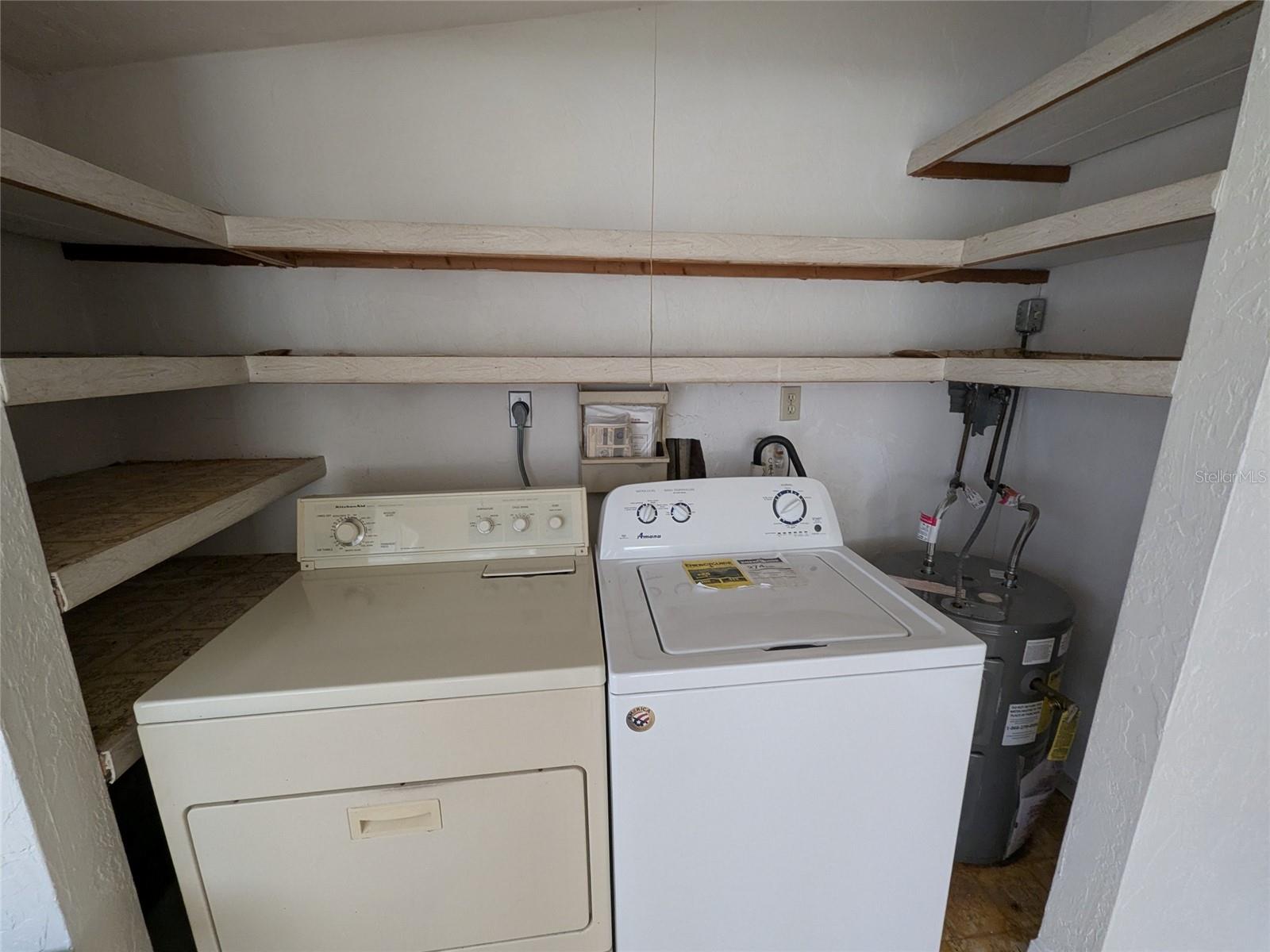 LAKE SIDE ESTATES - Residential