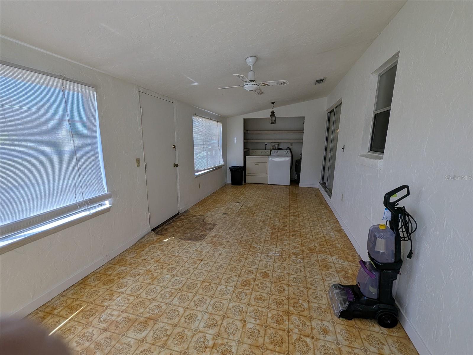 LAKE SIDE ESTATES - Residential