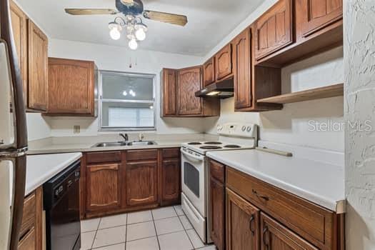 LAKE SIDE ESTATES - Residential