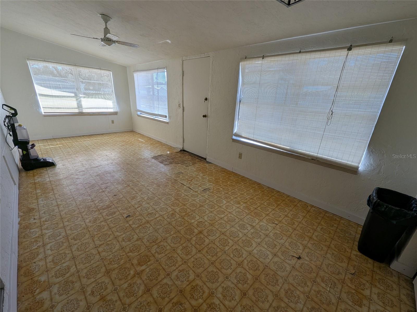 LAKE SIDE ESTATES - Residential