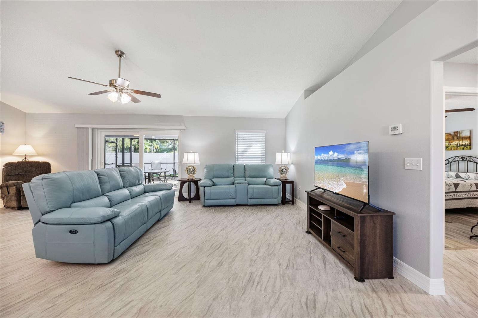 WHITFIELD GARDENS - Residential