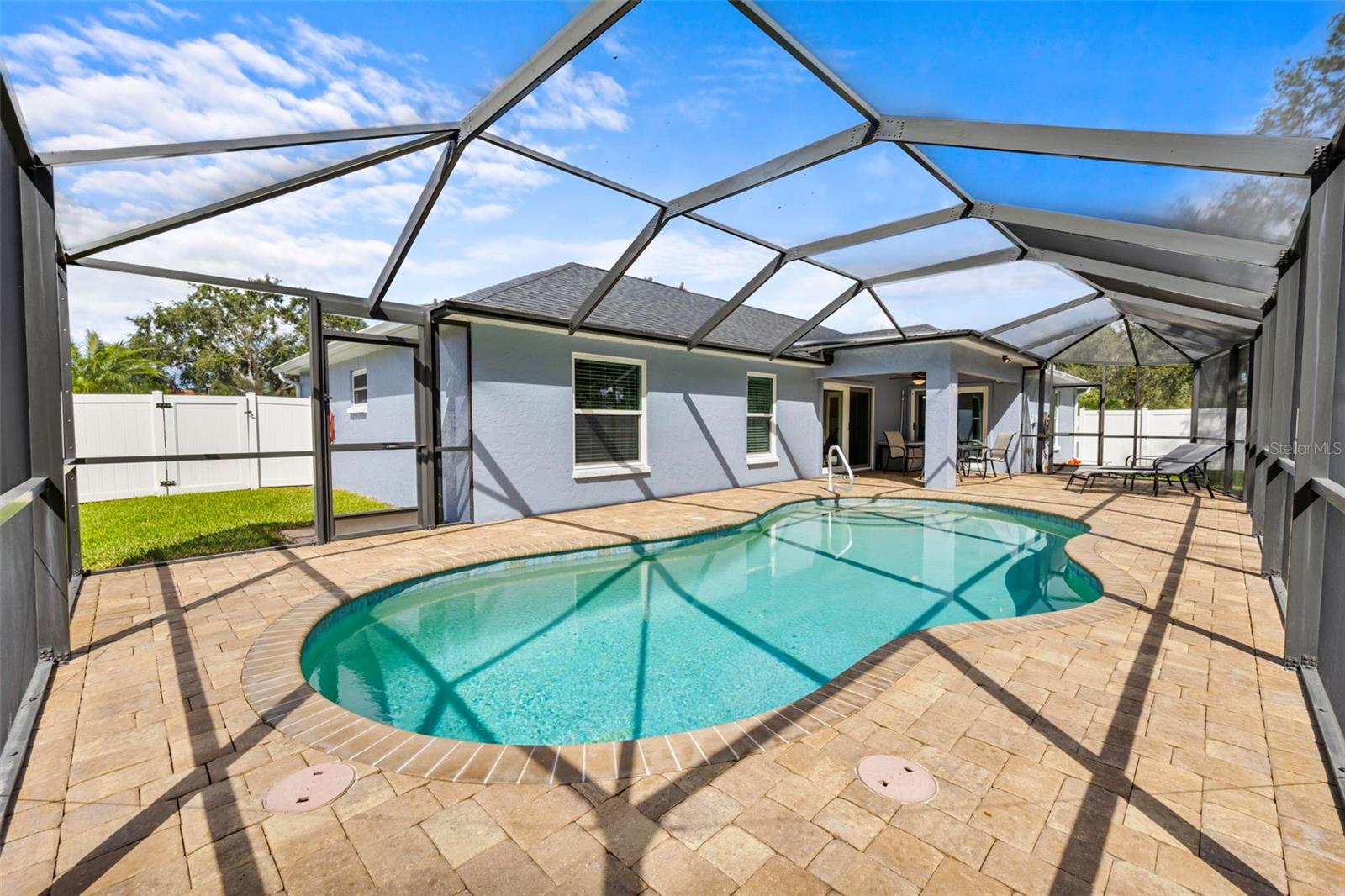 WHITFIELD GARDENS - Residential