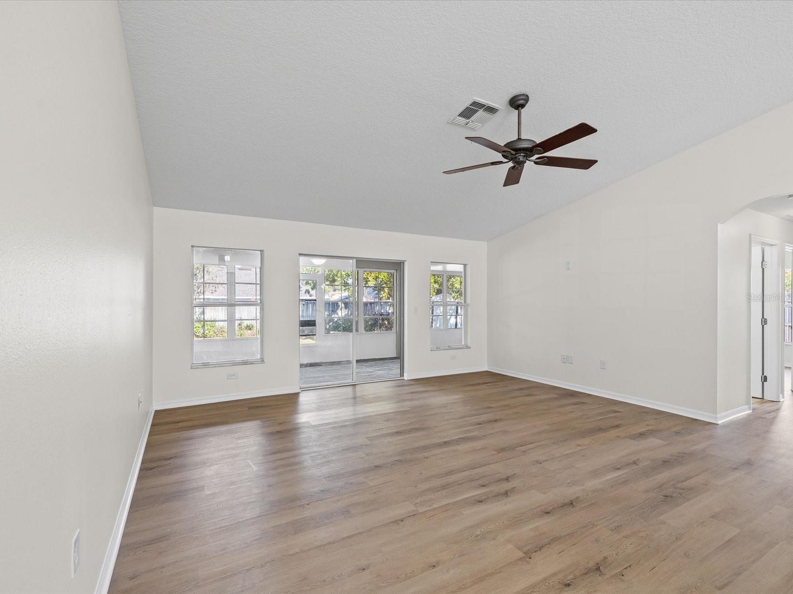 SPRING HILL - Residential