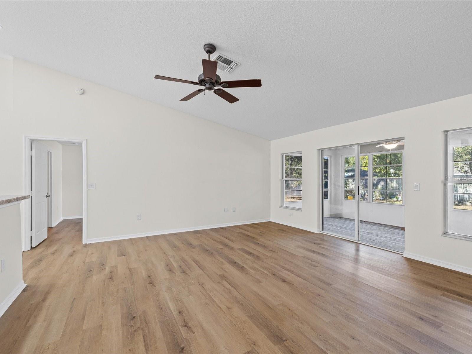 SPRING HILL - Residential