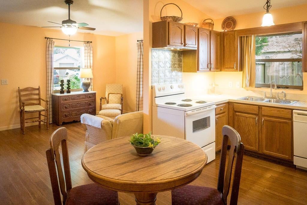 2672 WINCHESTER CIRCLE
