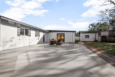 A home in DELAND