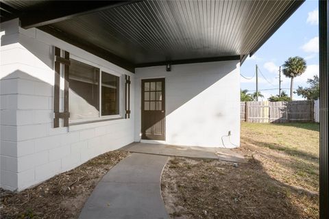 A home in DELAND