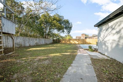 A home in DELAND