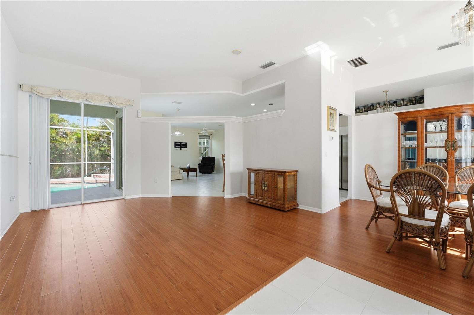 NORTH EDGEWOOD SEC OF VENICE - Residential