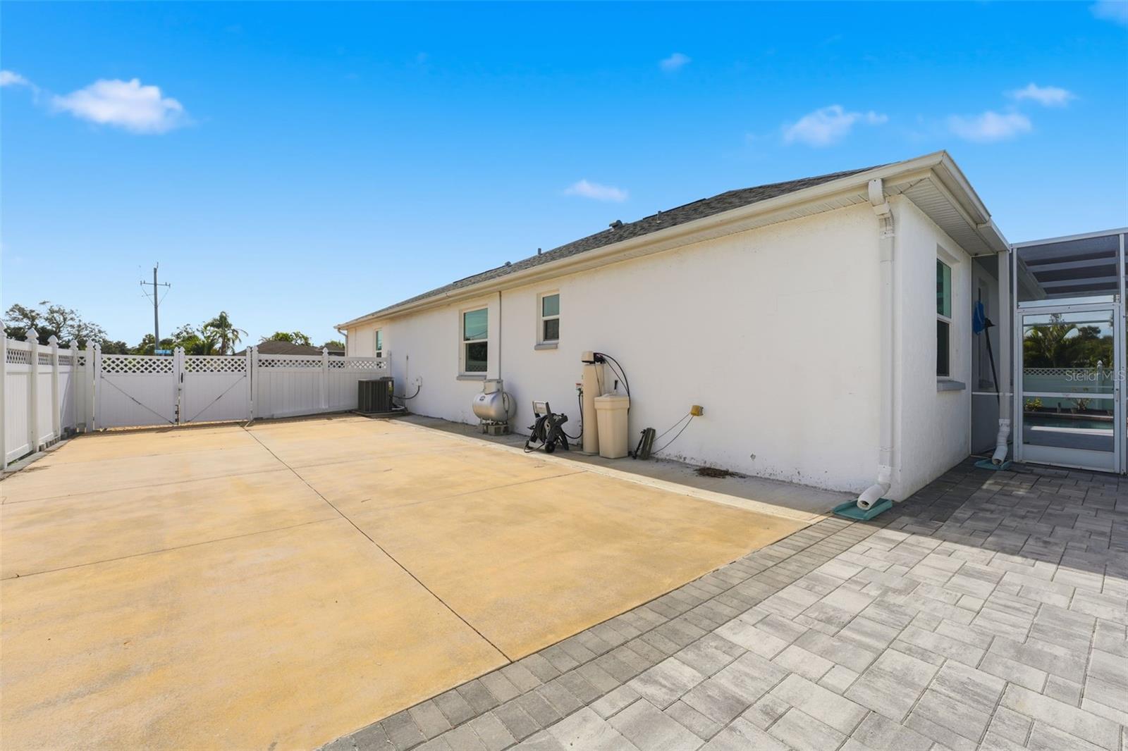 NORTH EDGEWOOD SEC OF VENICE - Residential