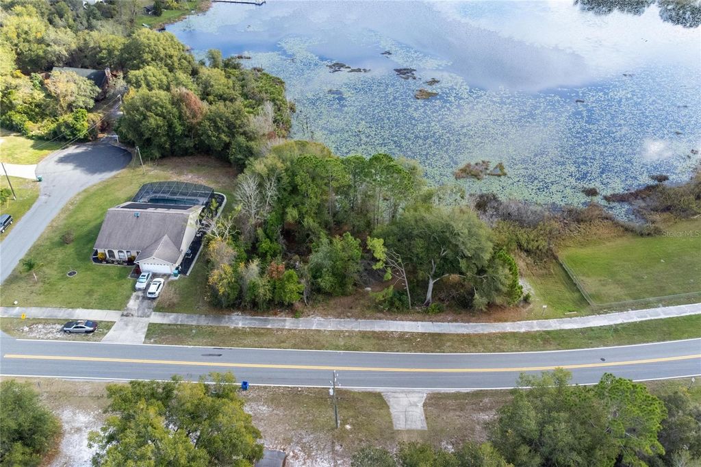 Photo of 33 S Courtland Boulevard, Deltona, FL 32738 (MLS # O6367631)