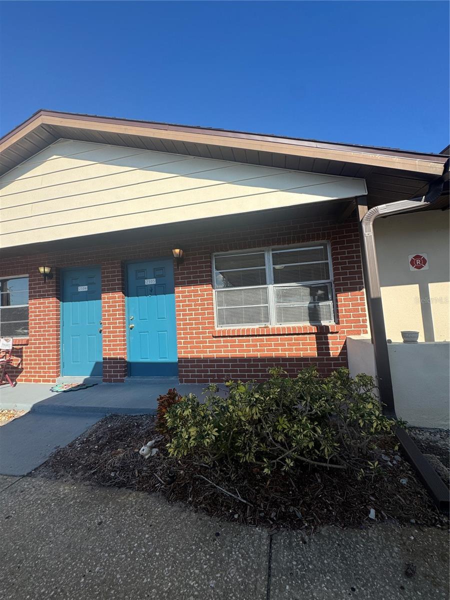 HILL CREST VILLAS - Residential