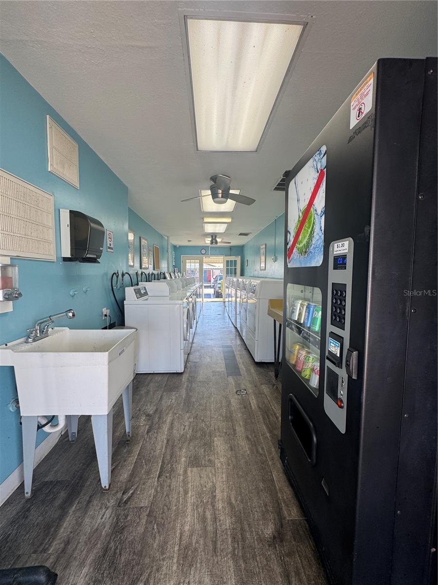 HILL CREST VILLAS - Residential