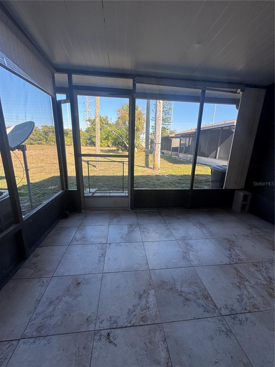 HILL CREST VILLAS - Residential